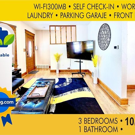 The Amber Retreat - Brooklyn Centre Comfort - Charming Space For Families, Couples & Business Travelers Near Downtown - With 300Mb Wifi, Parking & Self Check-In Cleveland Bagian luar foto