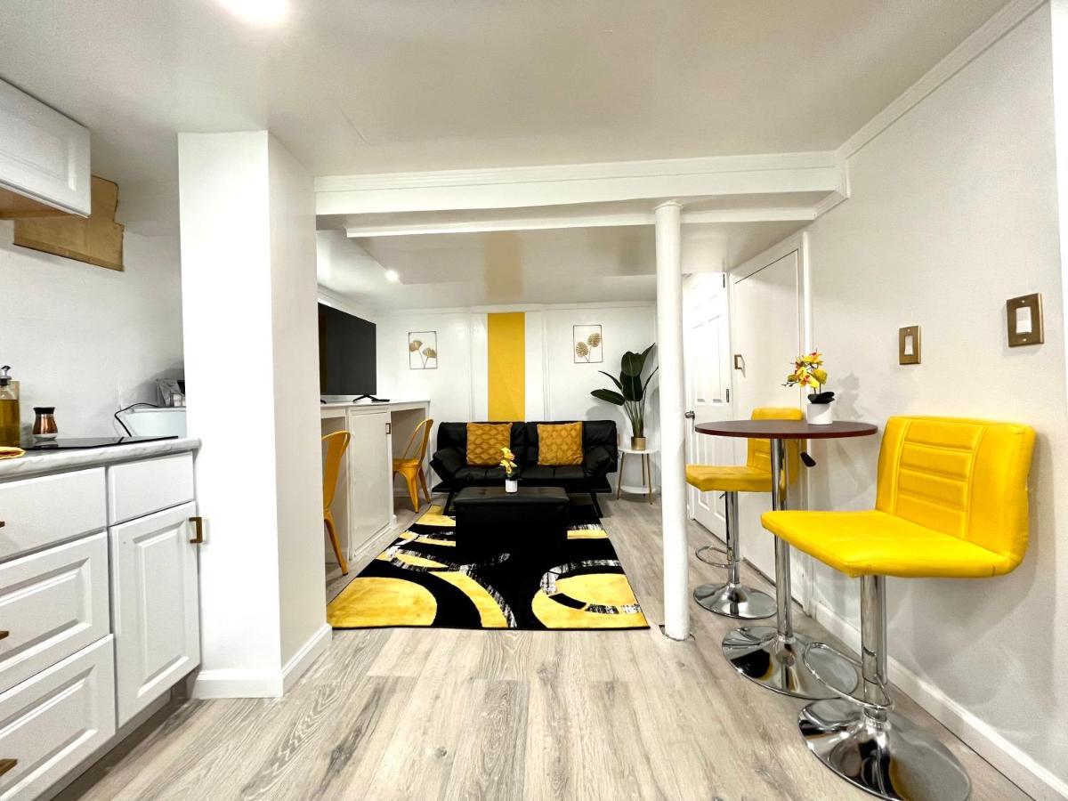 The Amber Retreat - Brooklyn Centre Comfort - Charming Space For Families, Couples & Business Travelers Near Downtown - With 300Mb Wifi, Parking & Self Check-In Cleveland Bagian luar foto